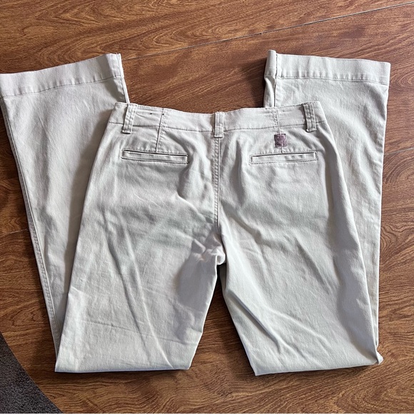 American Eagle Outfitters Khaki Beige Stretch Bootcut Long denim Pants Size 8 - Picture 3 of 13